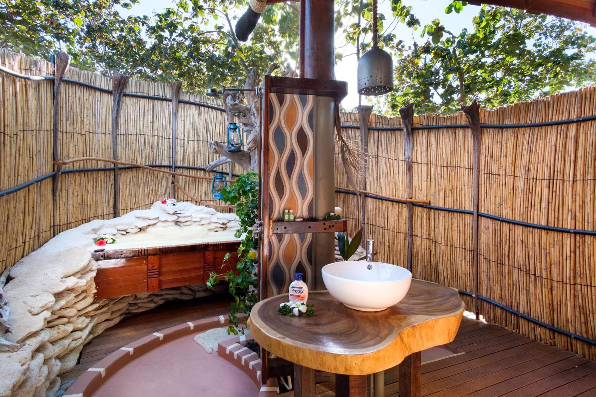 Barefoot Kuata Island Resort Exterior foto