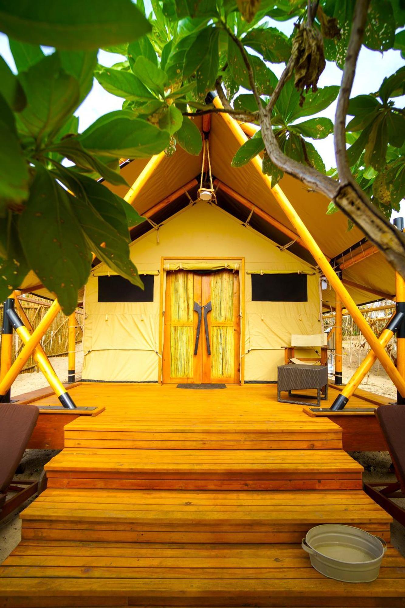Barefoot Kuata Island Resort Exterior foto